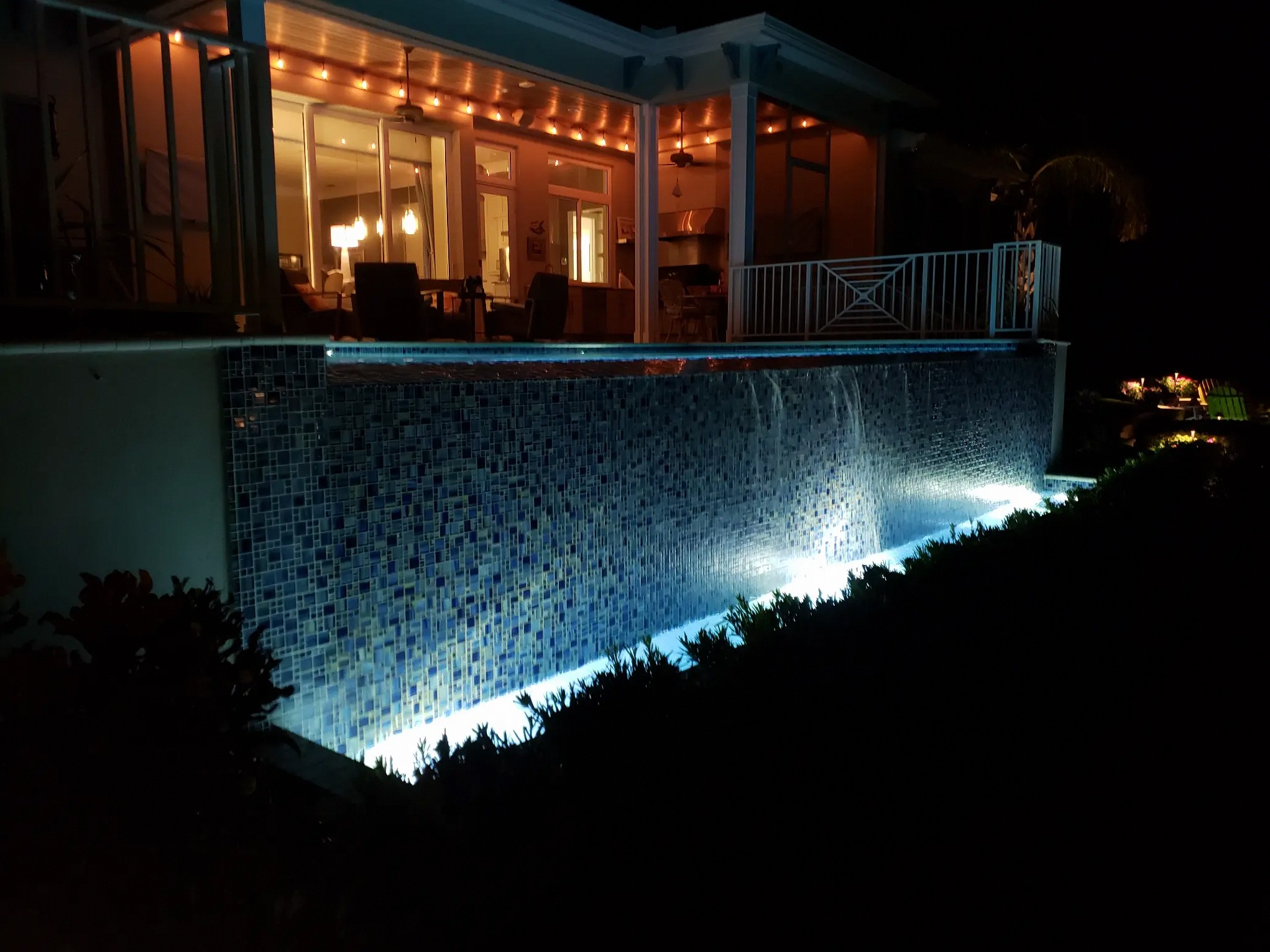 Lighted Infinity Edge