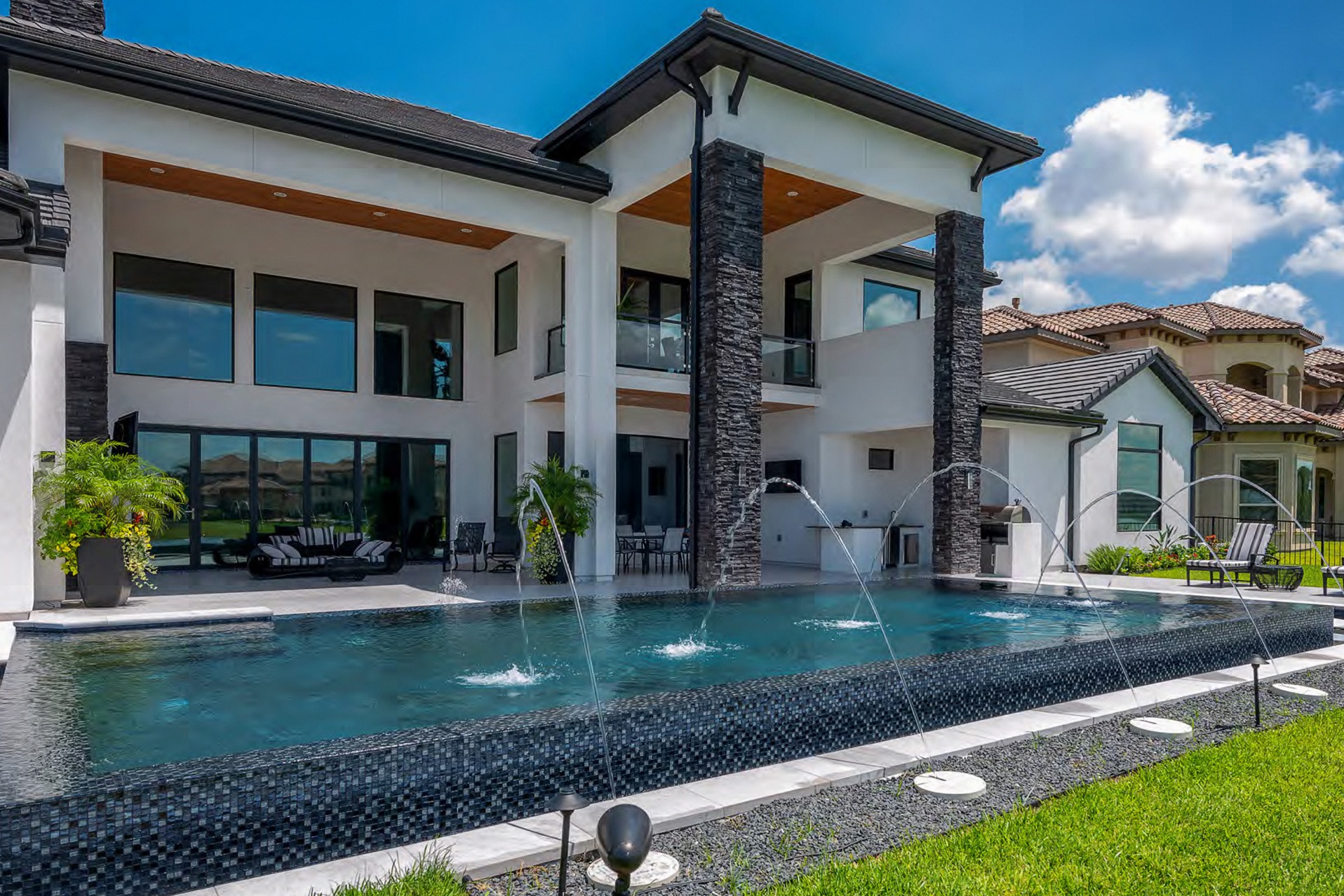 Multiple Sided Pool Negative Edge